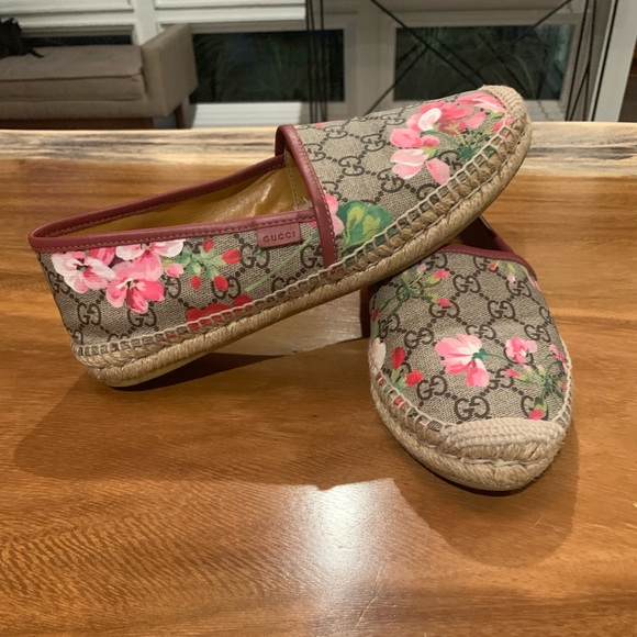 Size 10 Pink Flower Gucci Espadrilles - Picture 2 of 6